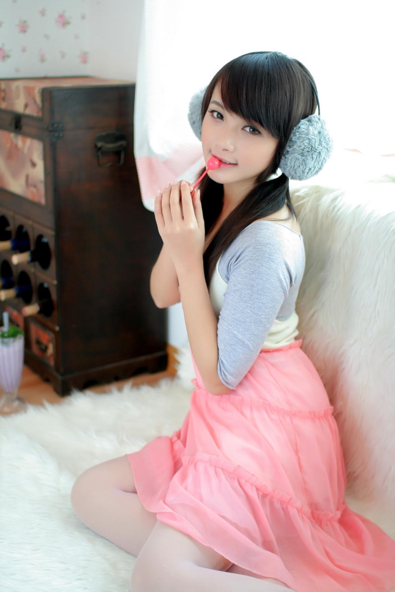 知知公主粉红裙清纯照