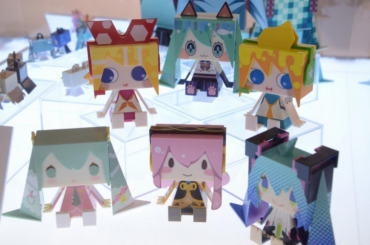 日本东京中野剧院动漫人物纸膜展现场照片细节