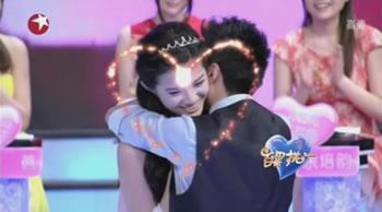 DOTA大神和女神电视节目牵手成功的甜蜜瞬间照片