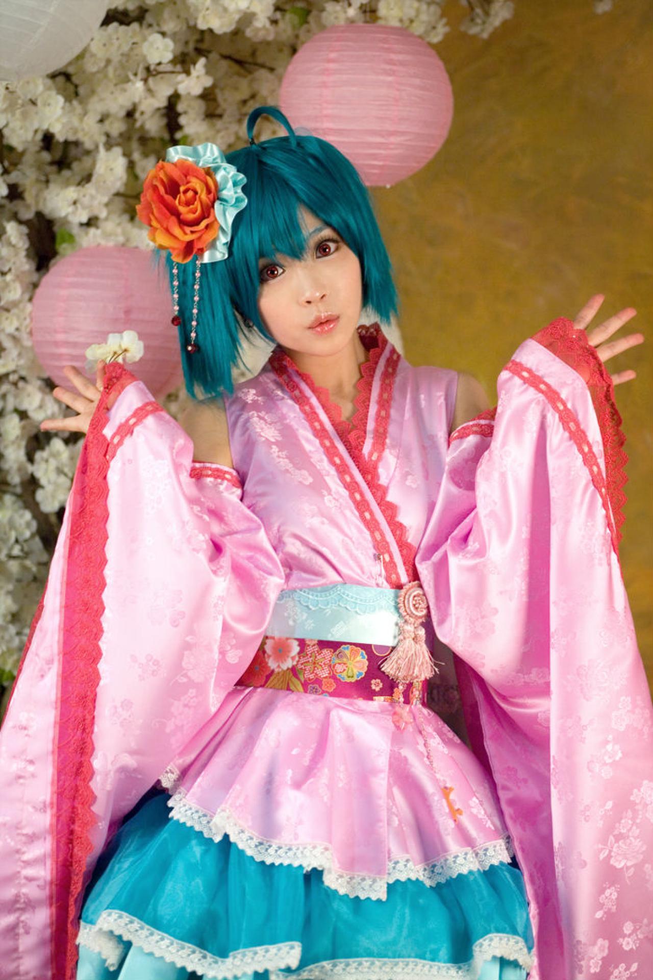 超时空要塞蓝卡粉色萌系和服Cosplay之嘟嘴图