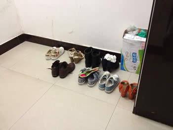 女屌和白富美的鞋子对比