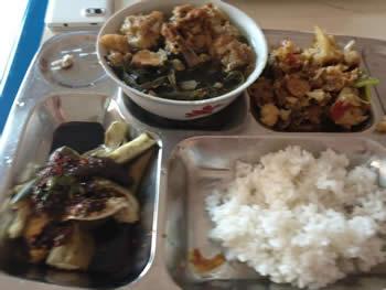 工头提供的中午伙食