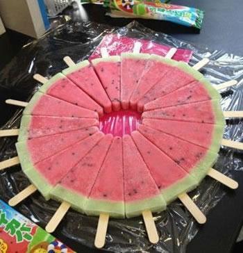 西瓜蛋糕实拍照片