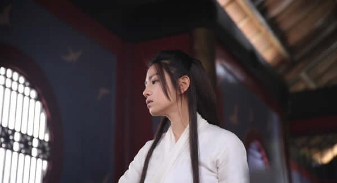 陈妍希版小龙女更换留起刘海儿的发型