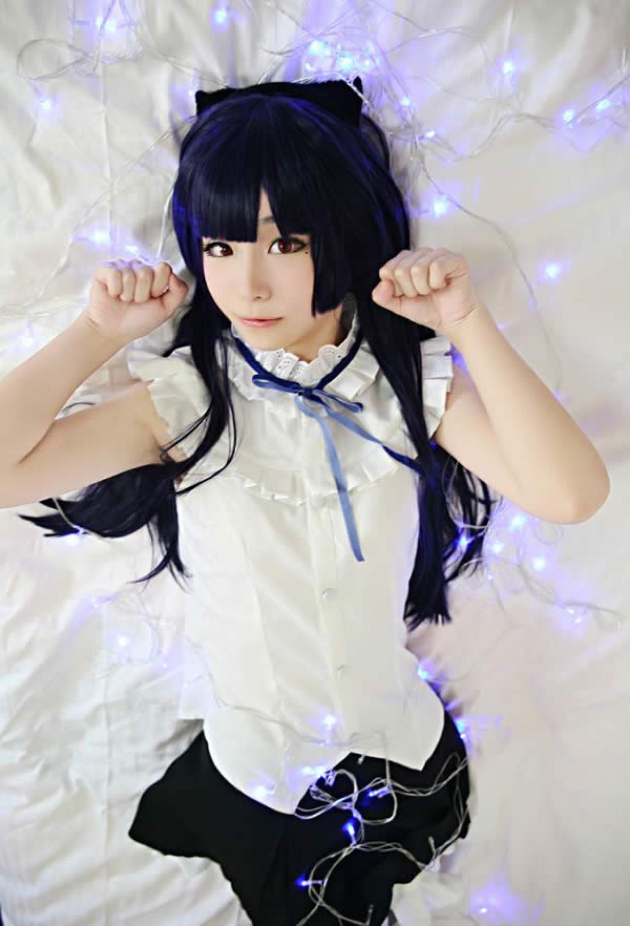 五更琉璃Cosplay躺着卖个萌