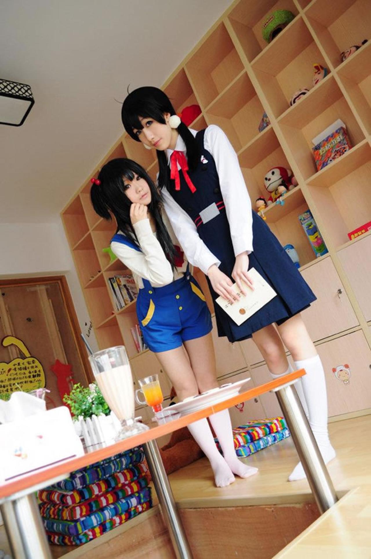 小赞Cos北白川馅子和艾米Cos北白川玉子同时站起来