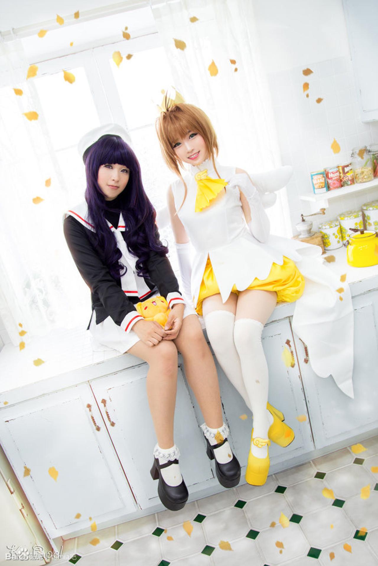 兔娘扮演木之本樱和小伙伴在厨房合影