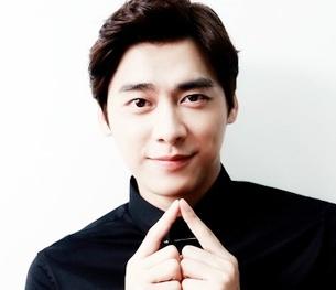 两指合一，帅气男生