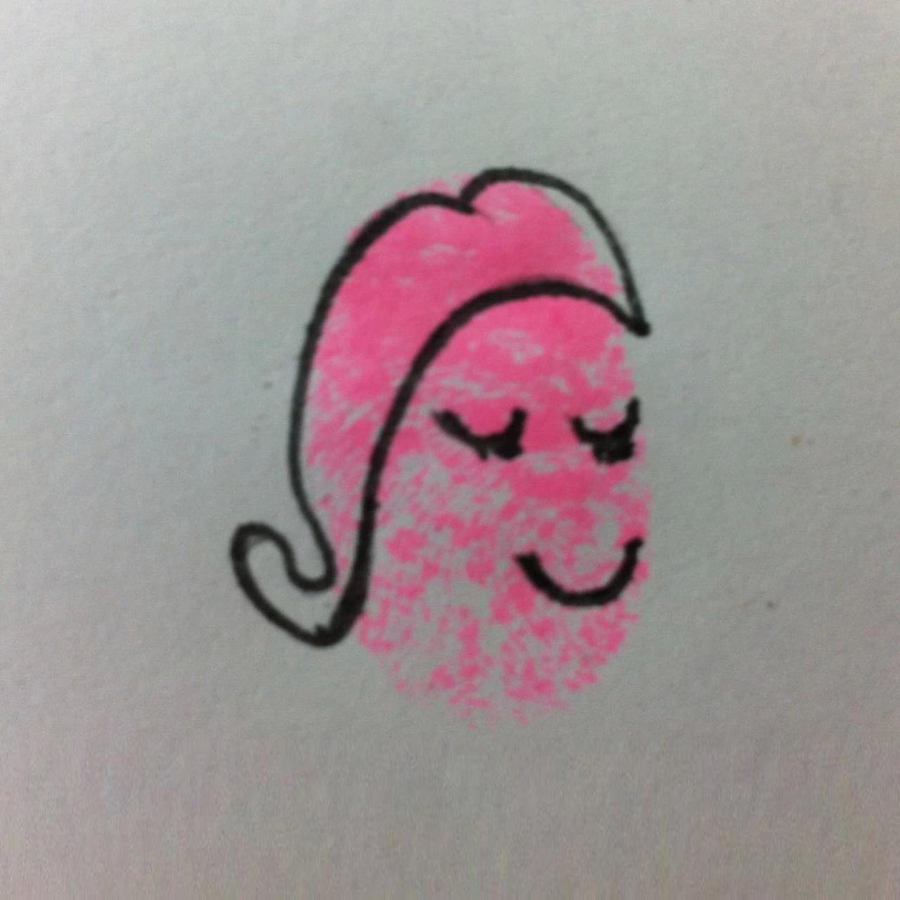 披肩发的粉色指纹画小人