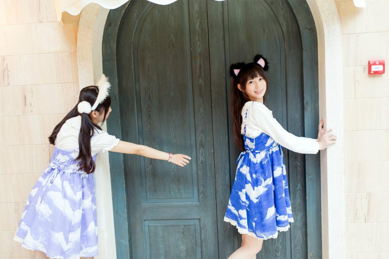 尾喵伸手：拉我。许夏幽：才不