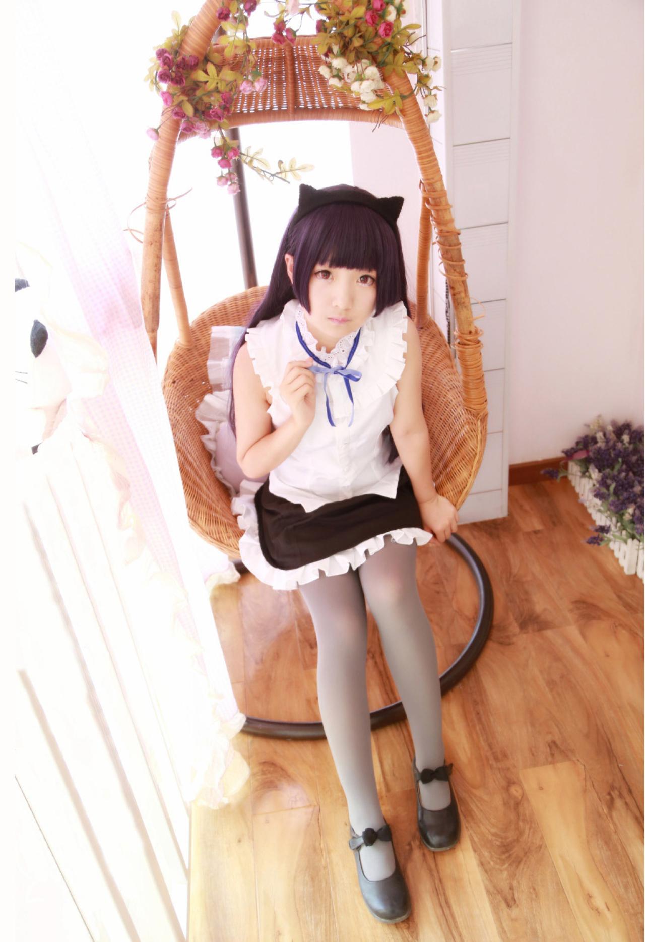 AOI扮演五更琉璃正要从吊篮中坐直身子