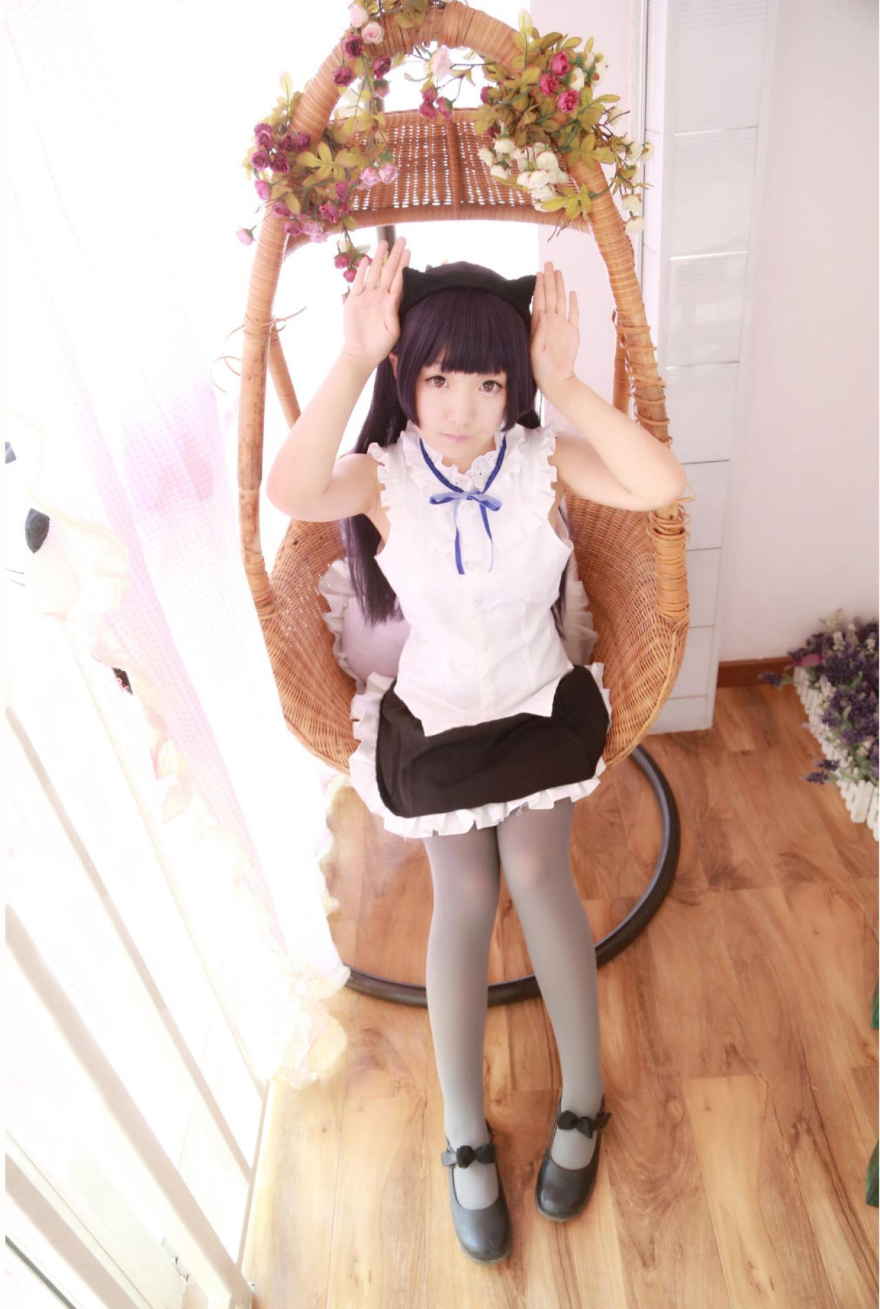 AOI扮演五更琉璃双手帖子猫耳旁