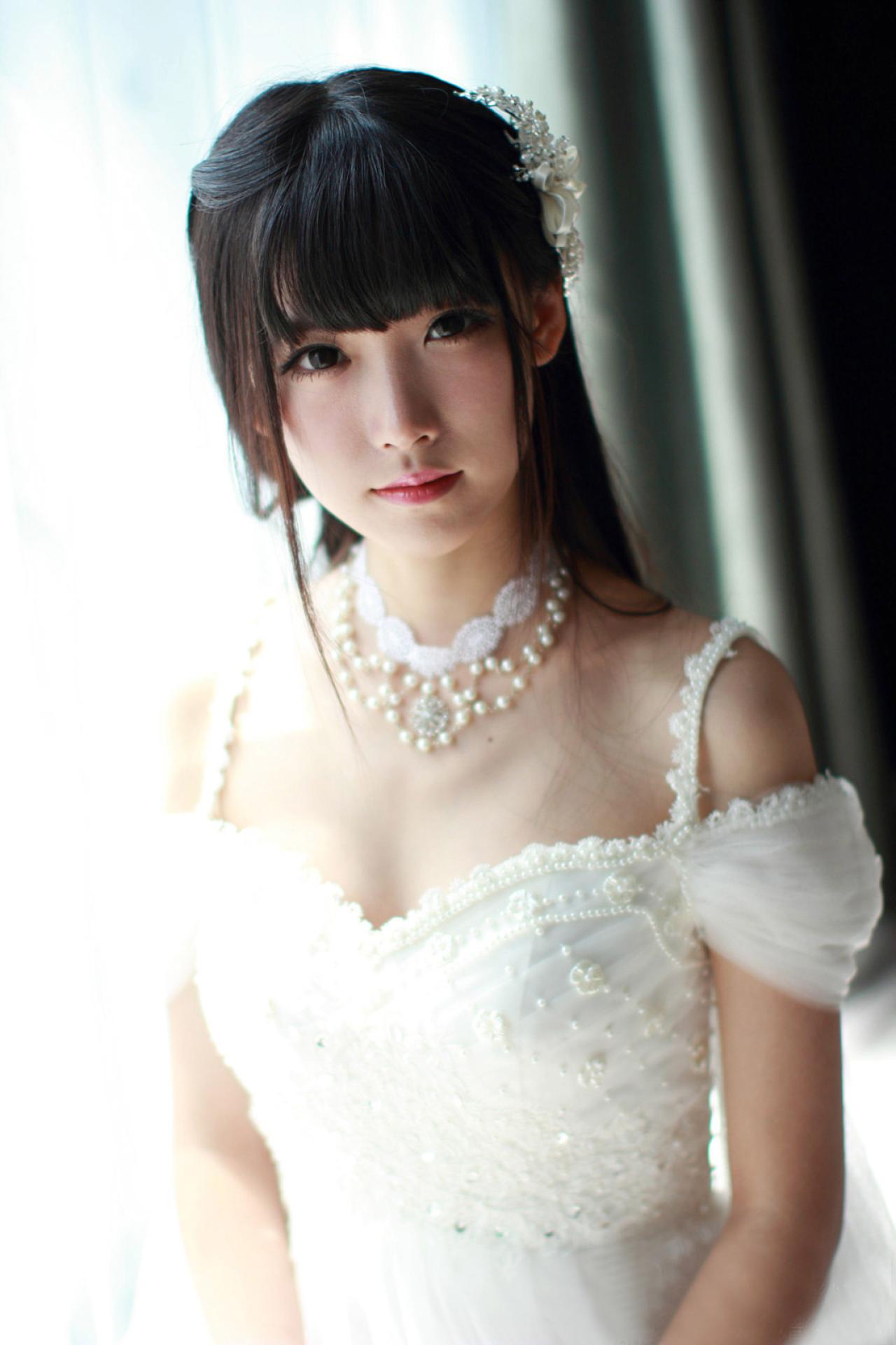 小起扮演新娘上半身照