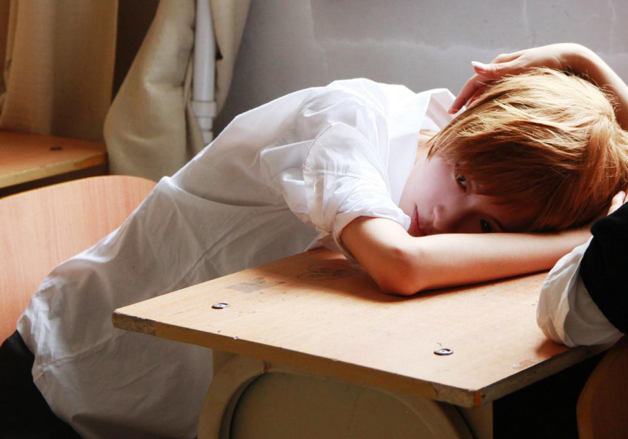 乌童：三城，什么事，这么难过，摸头笑而不语