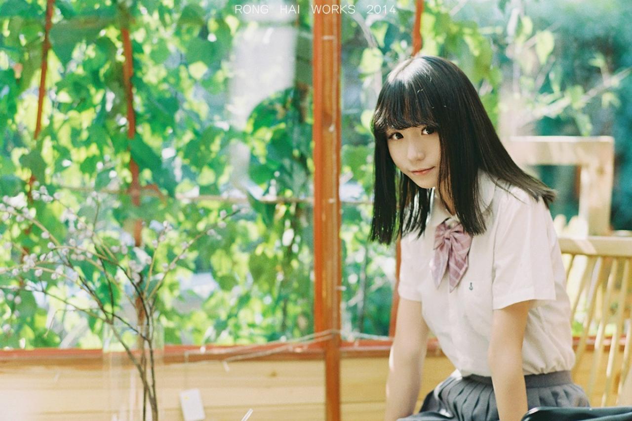 Meter从躺椅上做起来的样子