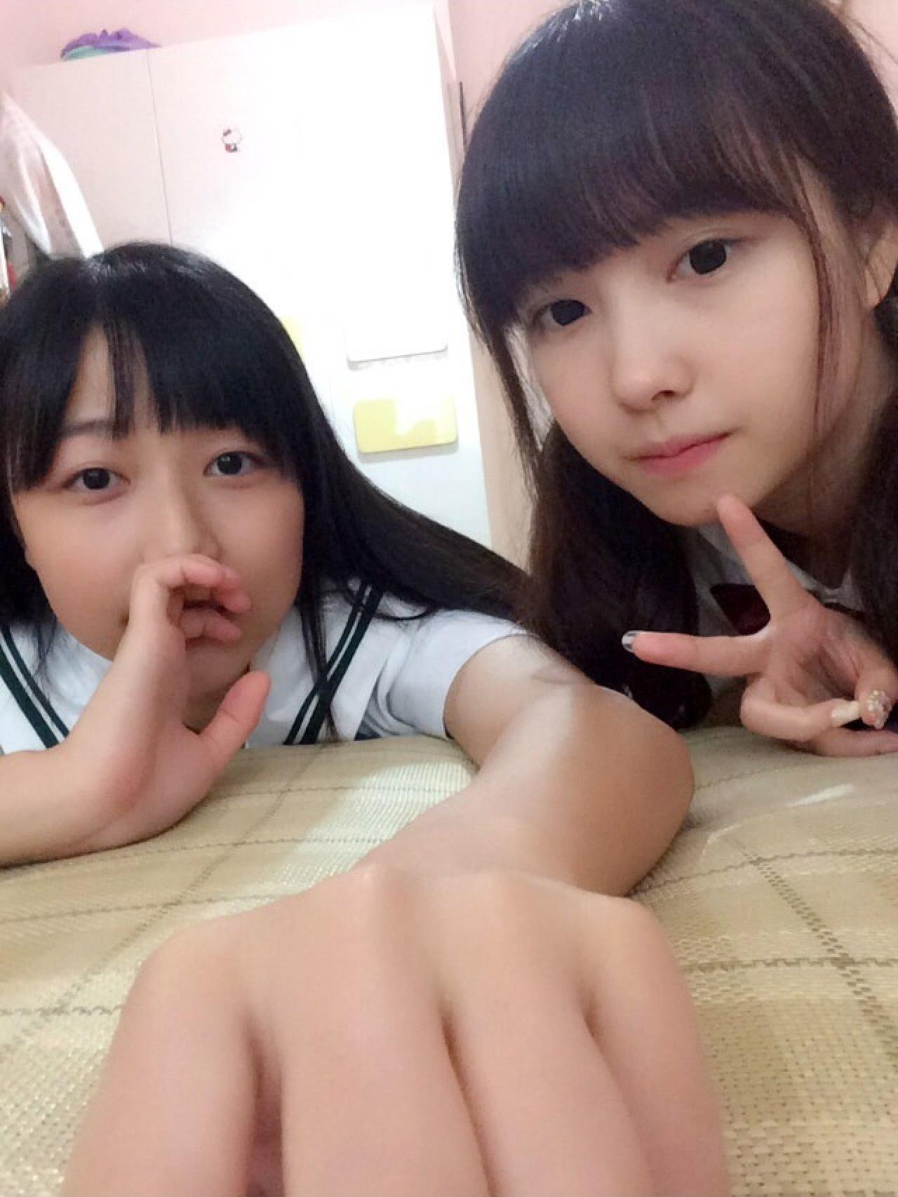 逗三撒和山田実瑠室内自拍