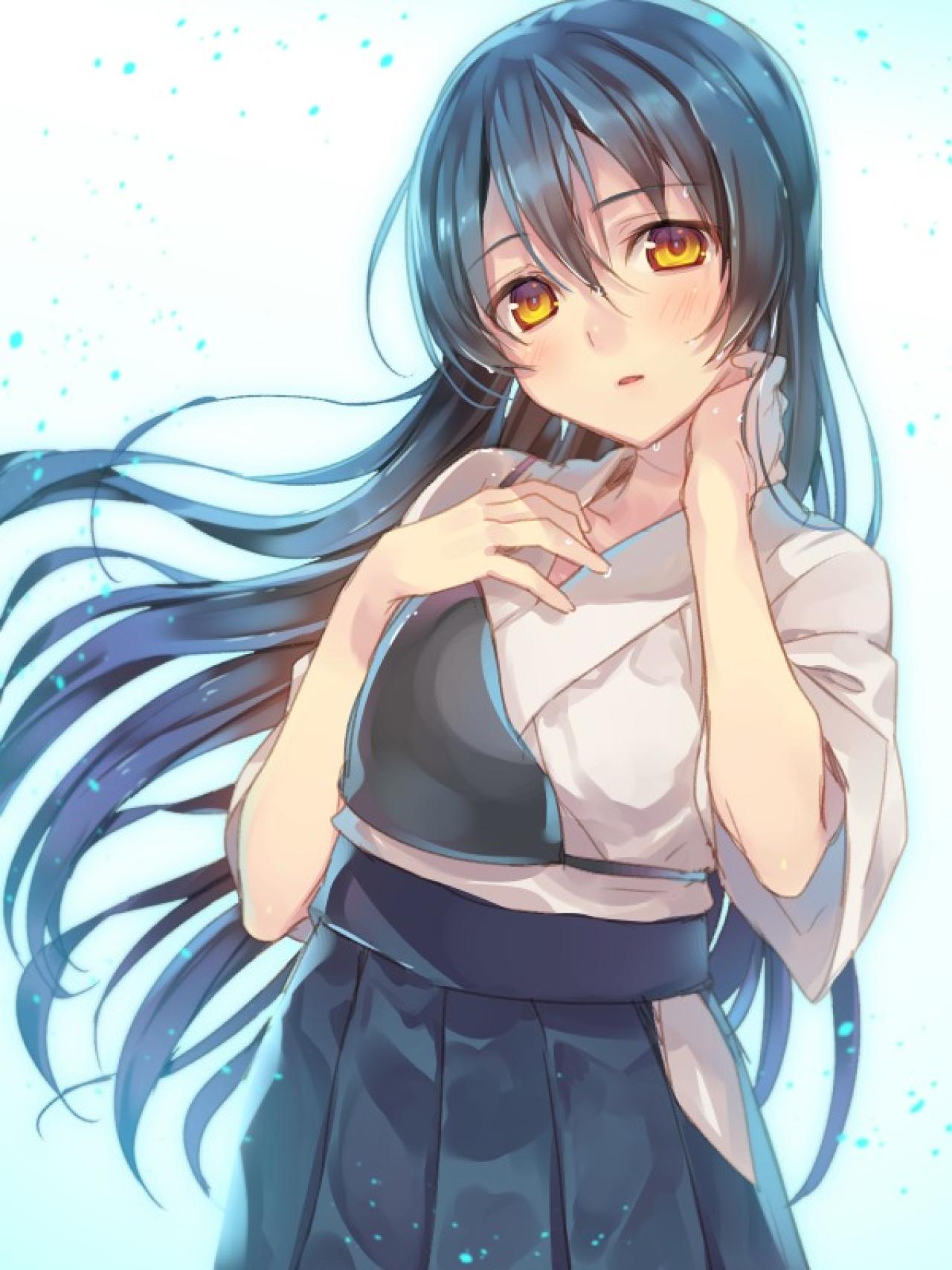 穿着巫女服的园田海未手机壁纸