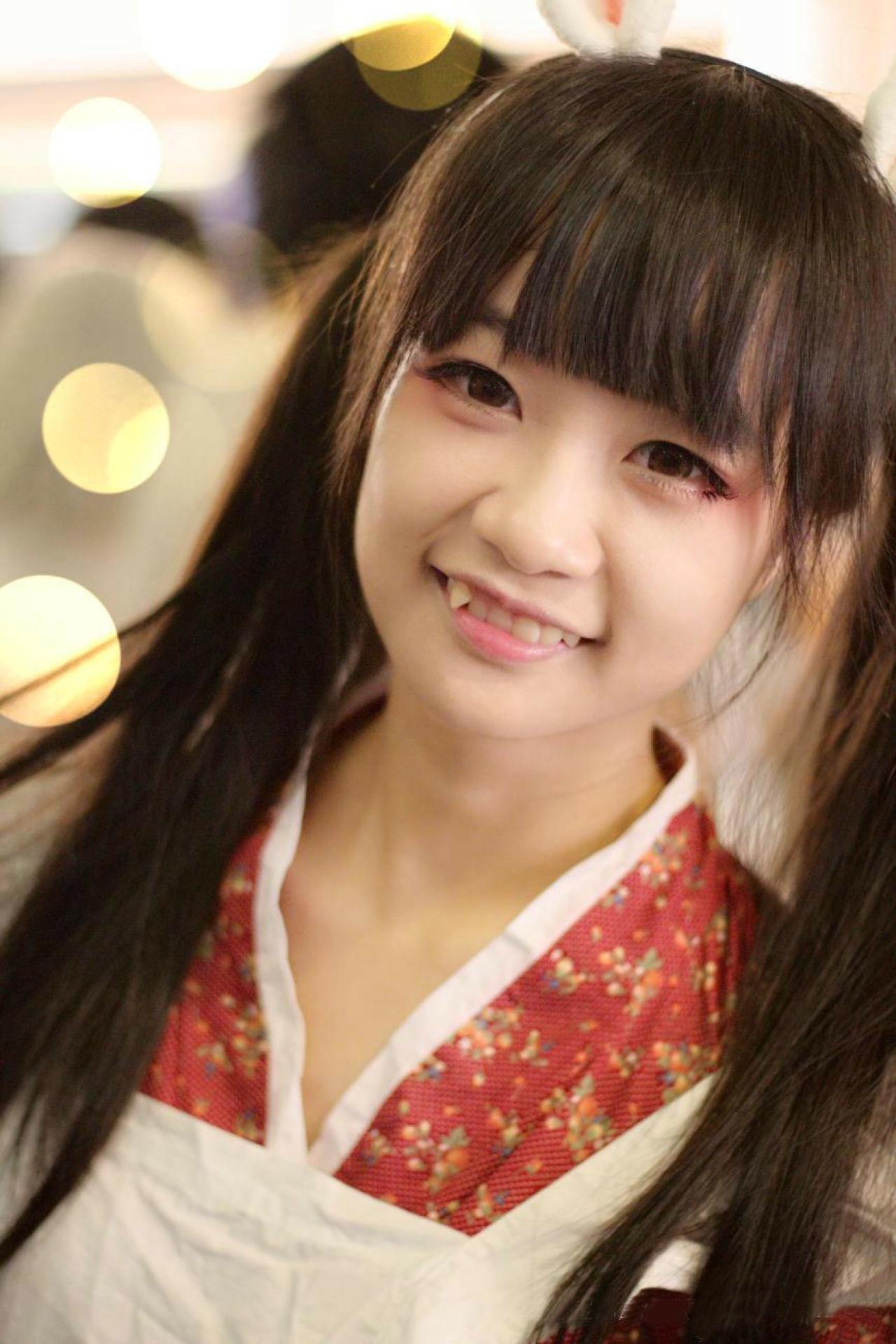 先生你的舒肤佳掉了 露出两颗小虎牙的微笑