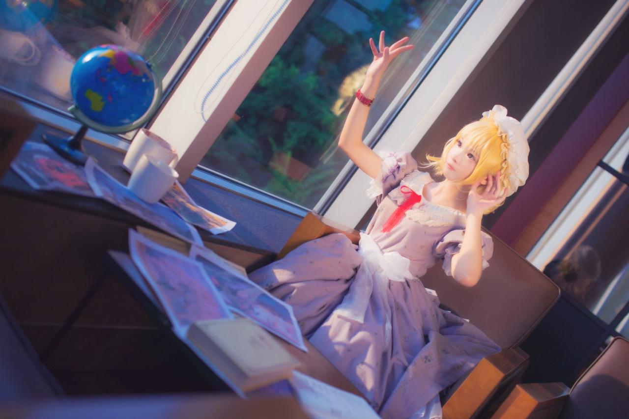 梅莉对着窗户比划，似乎看到了能够看到结界的境界