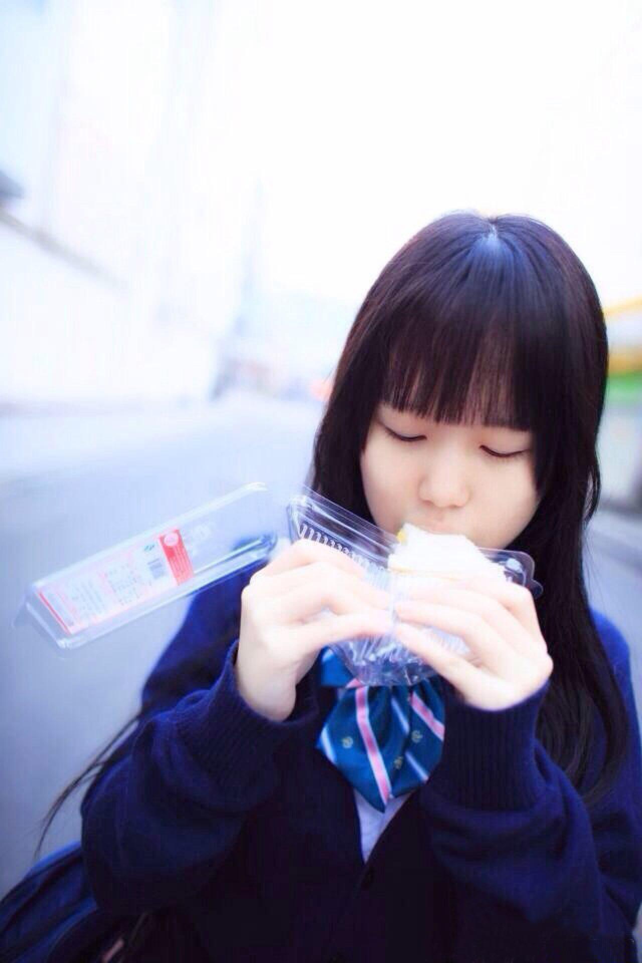 SNH48杨惠婷吃早餐的照片