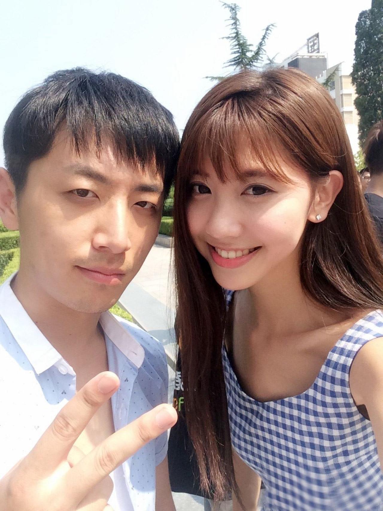 李梦颖和王大锤的扮演者白客合拍第一张