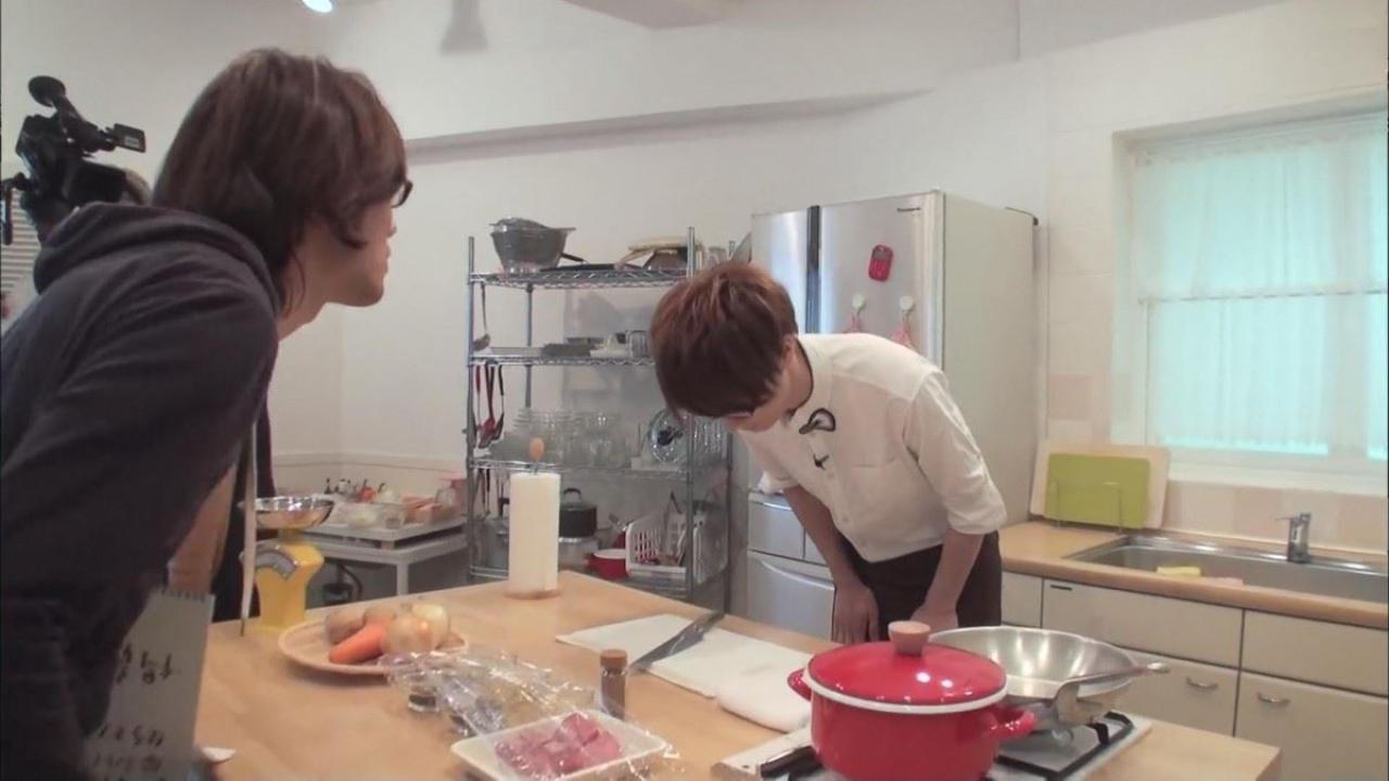 江口拓也和摄影师鞠躬致意