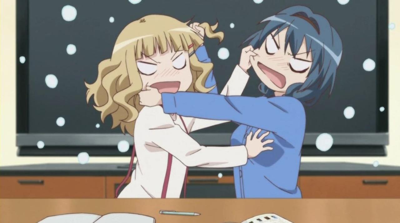 ”长大后的萝莉“大室樱子和古谷向日葵互相扯脸