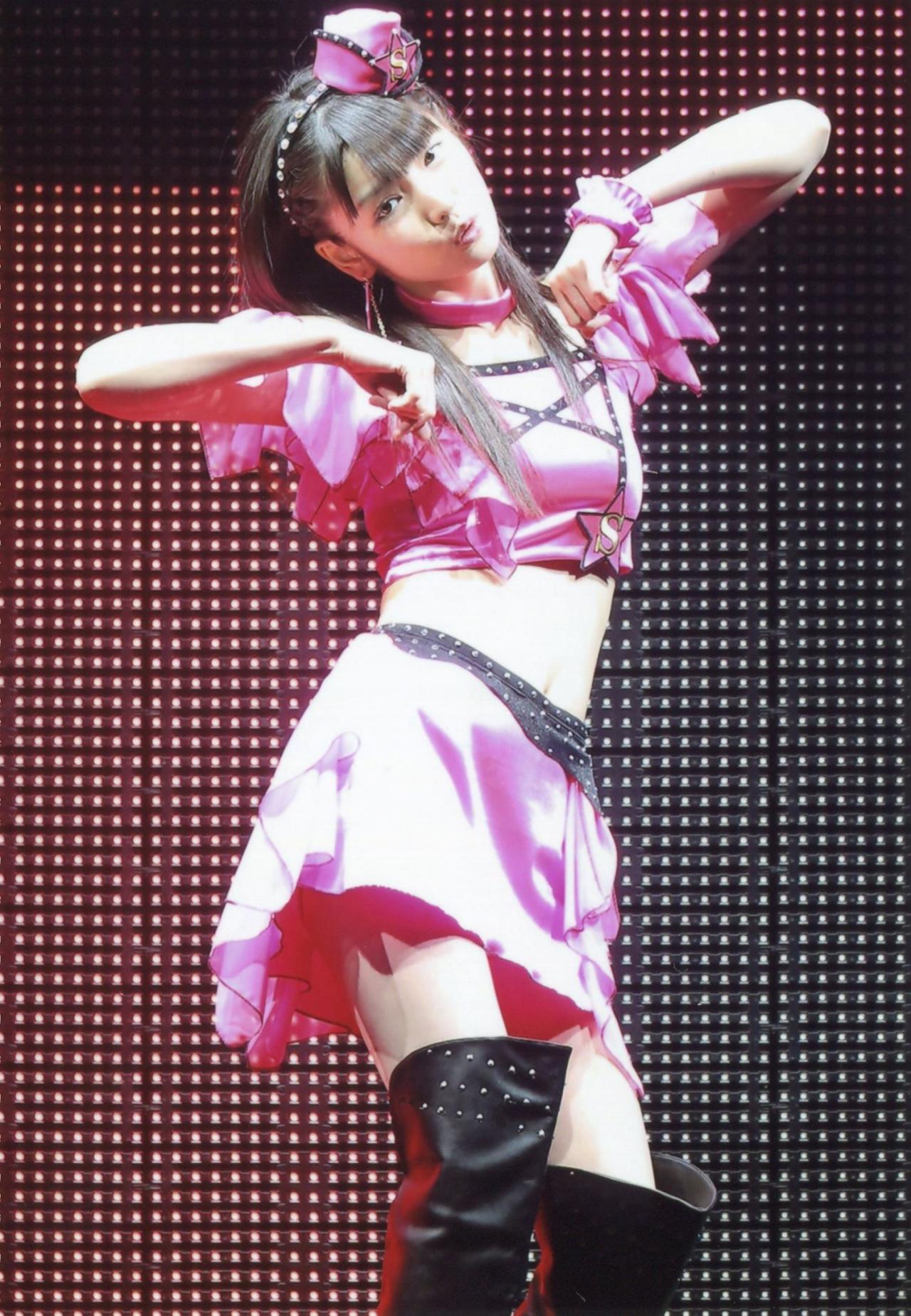 道重沙由美嘟嘴卖萌照