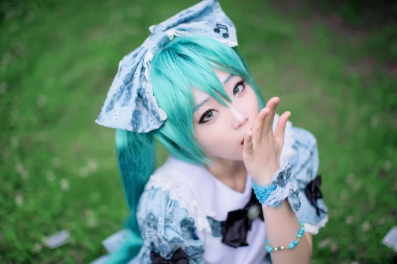 miyuko酱扮演初音未来送飞吻