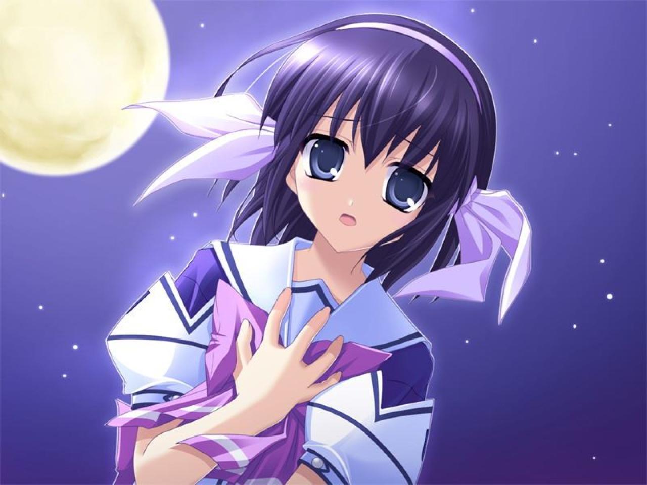 月亮下，岛仓叶月手放在胸前