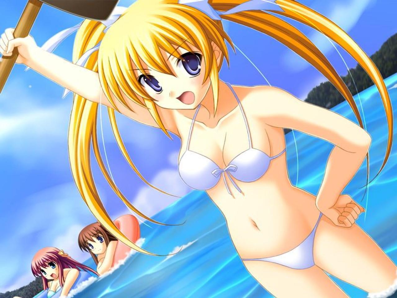 持田菜央举着　武器　