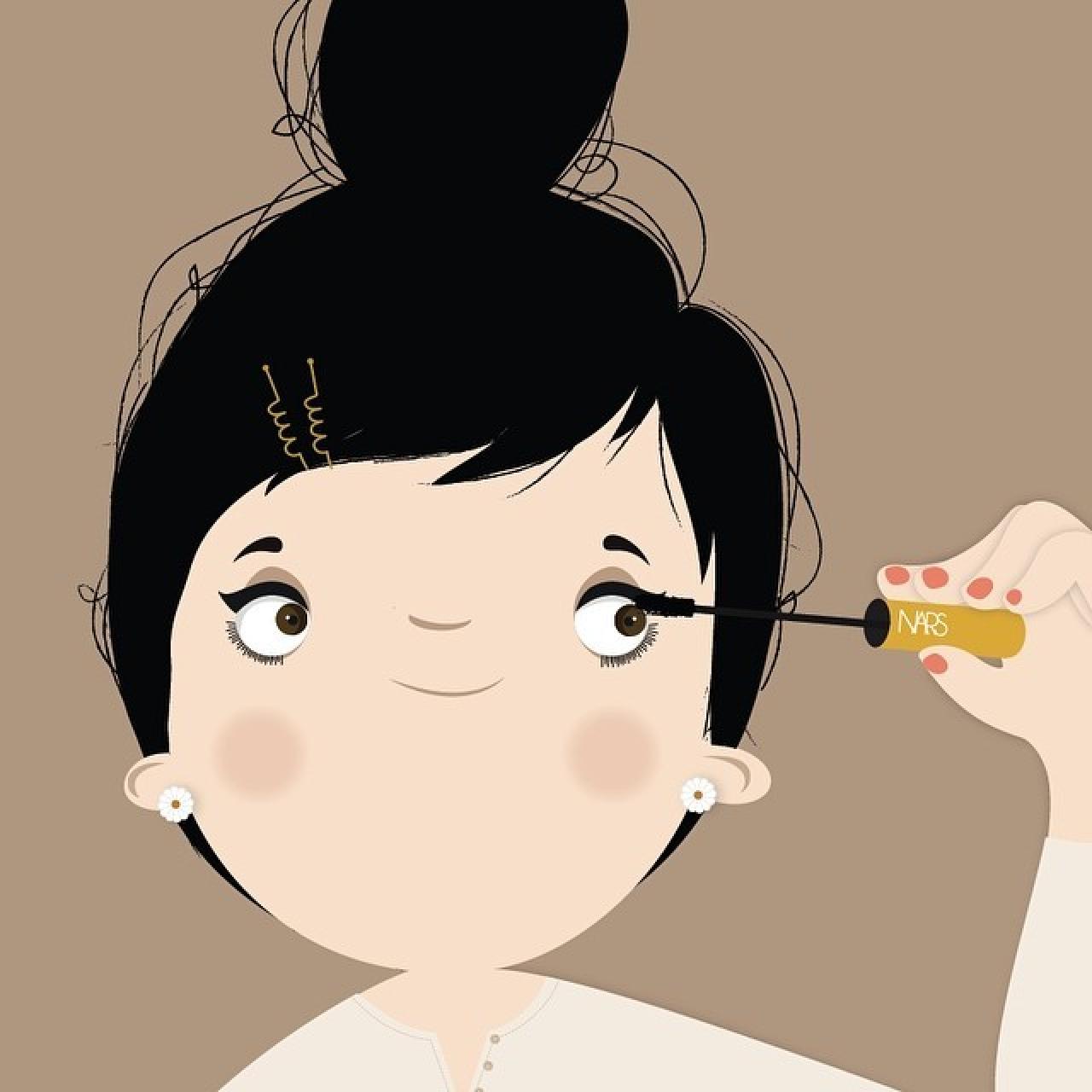 正在修睫毛的可爱女生大头头像