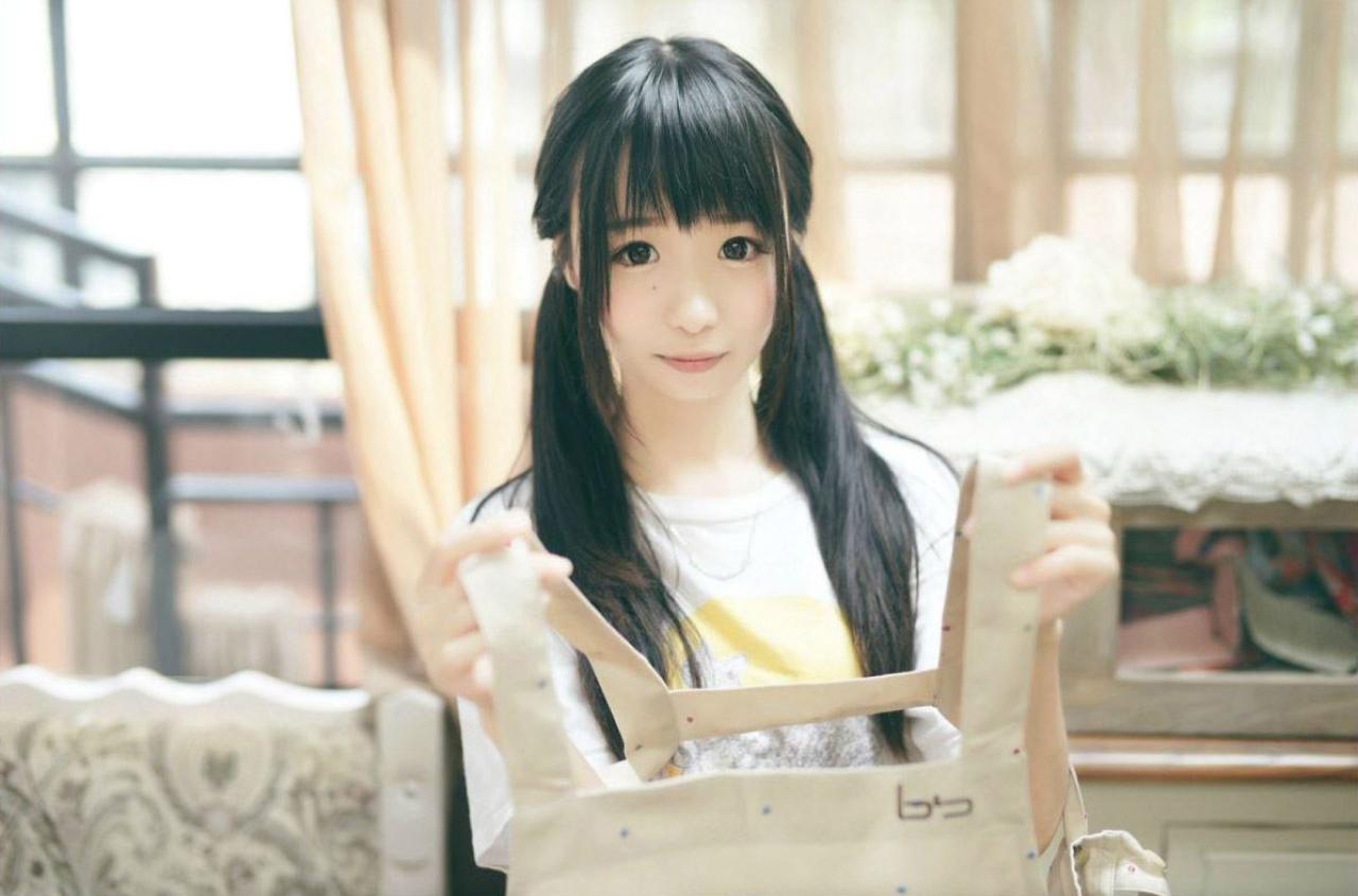 鳄鱼同学拿着围裙