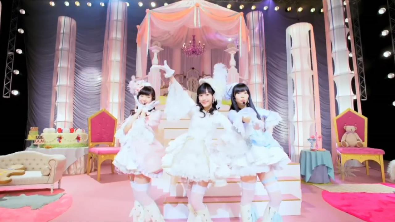 AKB48三人变身幼儿园老师合拍POSE（姿势）