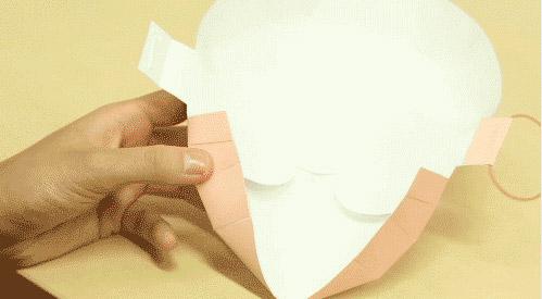 2.5次面具制作第七步：粘贴皮筋