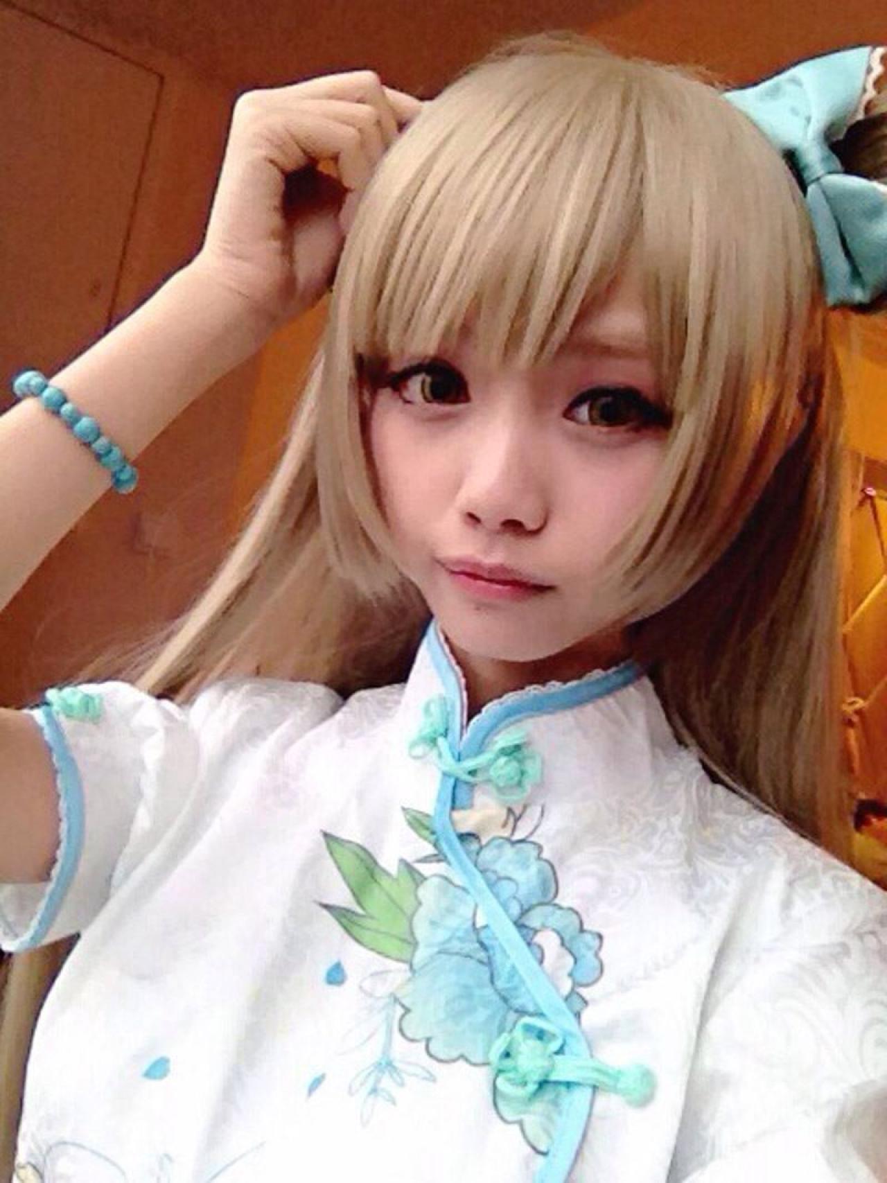 猫梓扮演南小鸟上半身自拍