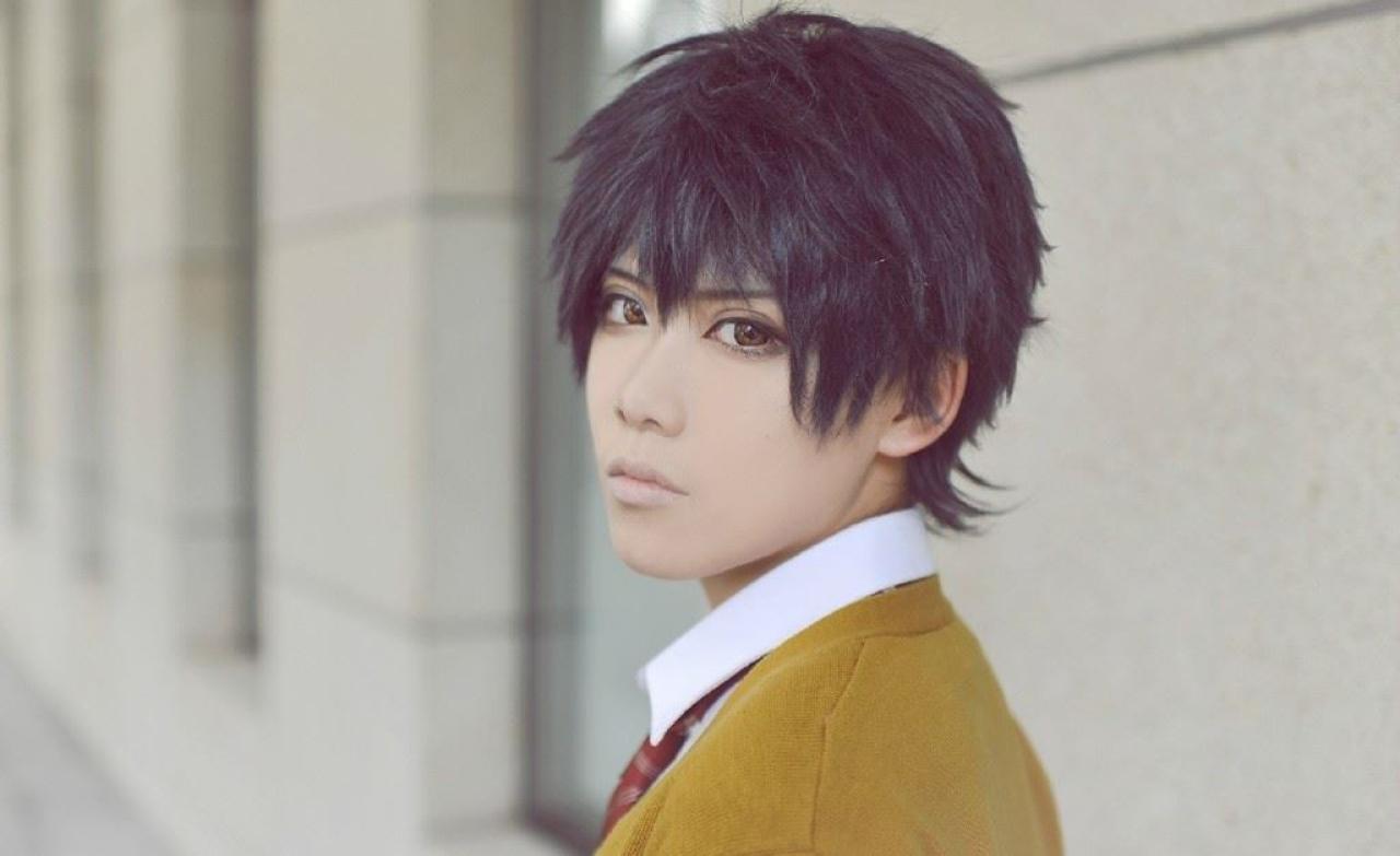 漠小然扮演马渕洸回眸的样子