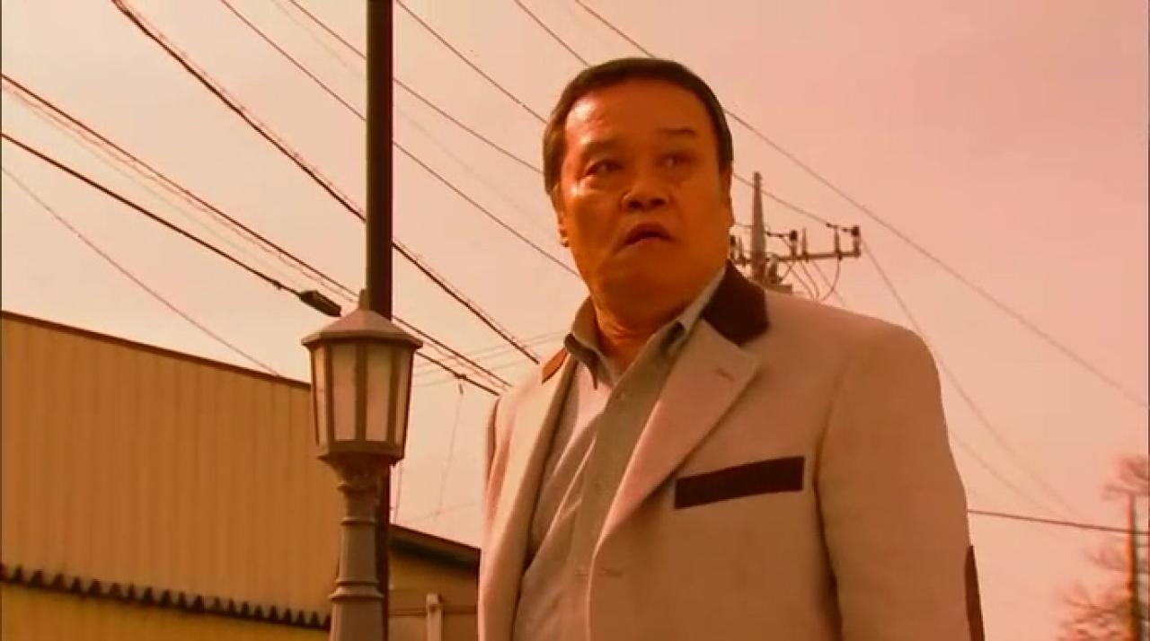 大叔正走在回去的路上，听到背后有人叫自己