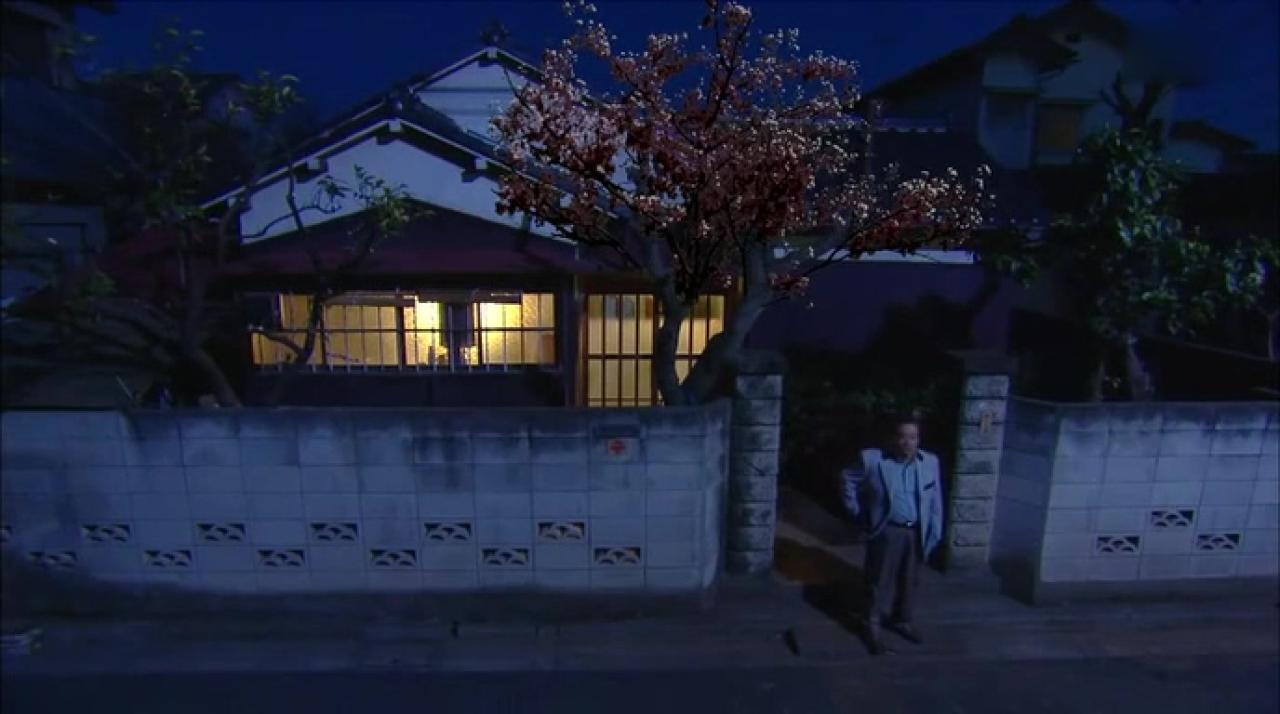 大叔走出小丸子家的院子