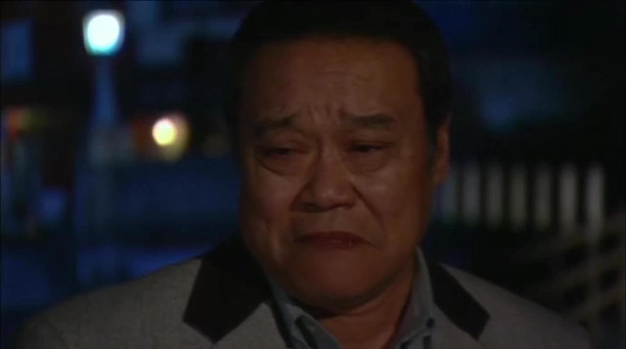 大叔眼泪在眼眶里打转