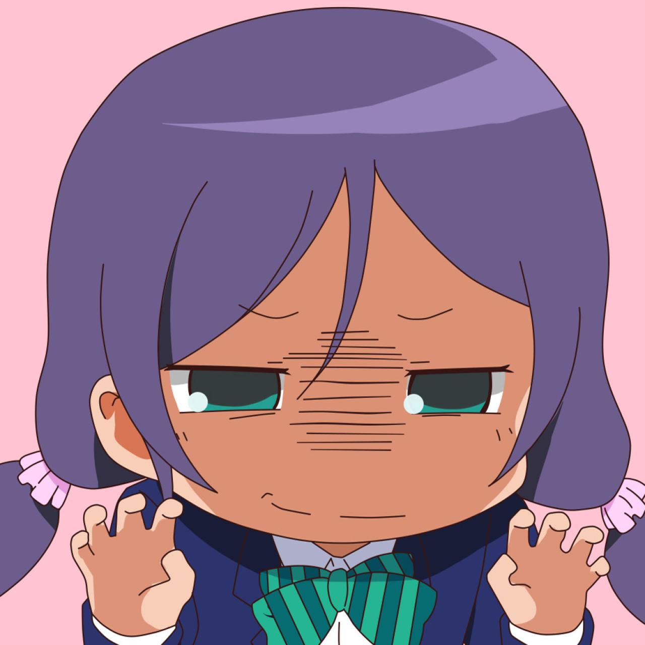 东条希伸出双手，吓人姿态头像