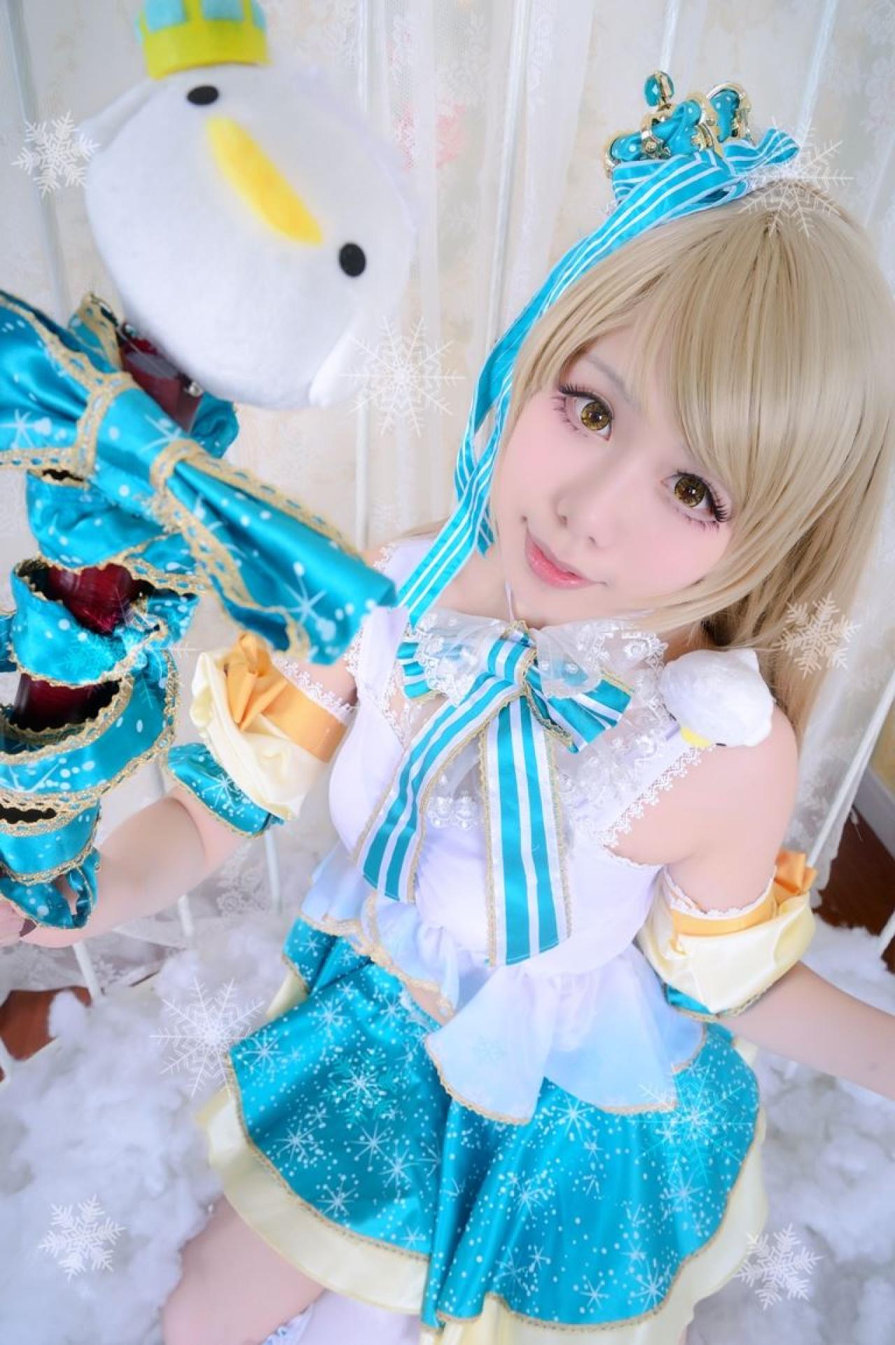 Himari原谣扮演南小鸟拿着手杖跪坐在鸟笼里