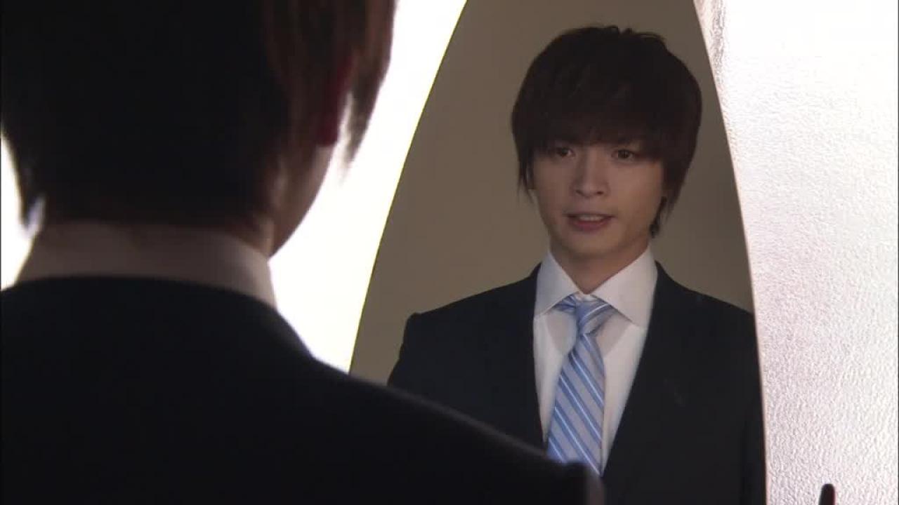 面对镜子，自信满满，势在必得的男主角