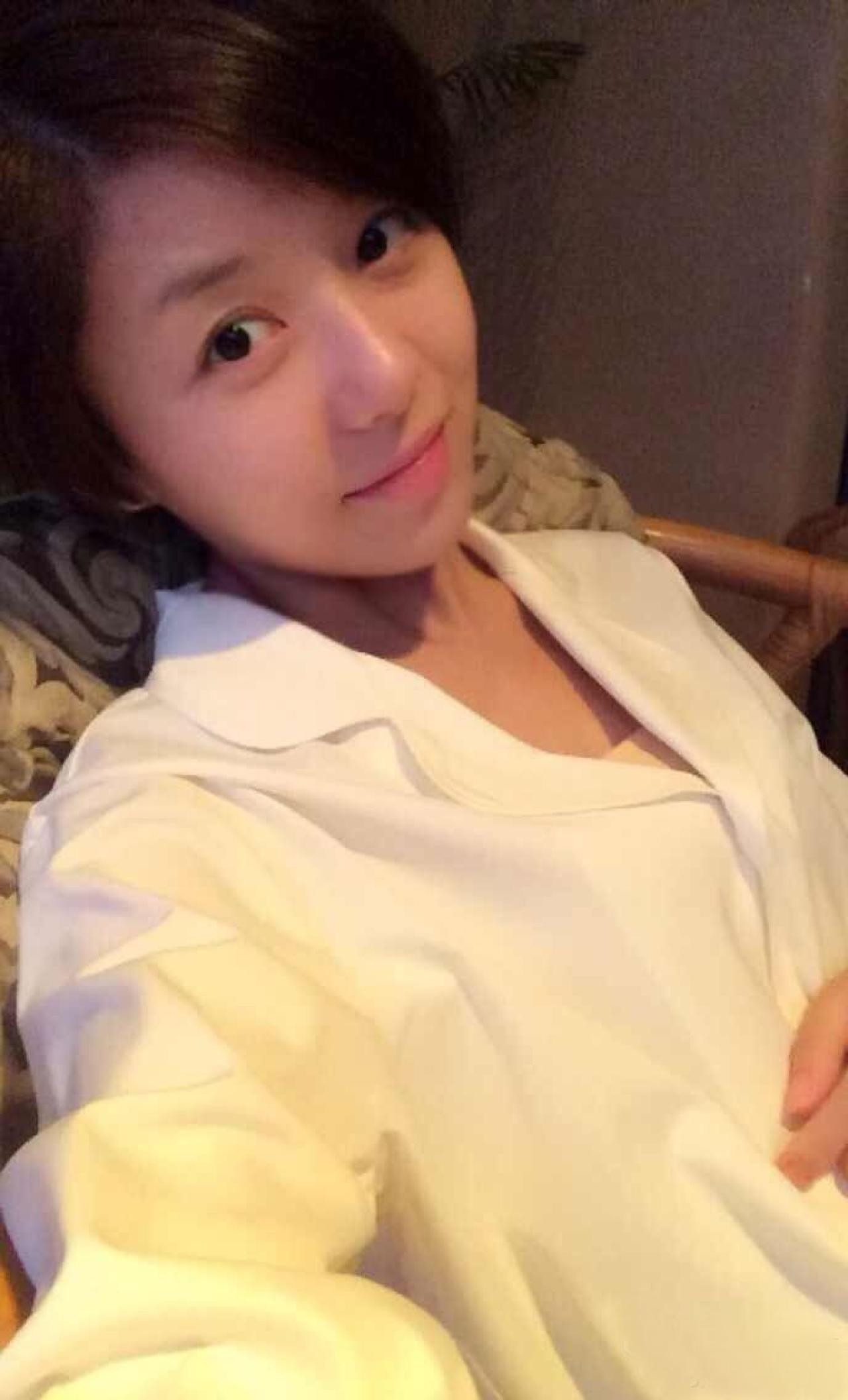 王玲玉微笑表情自拍