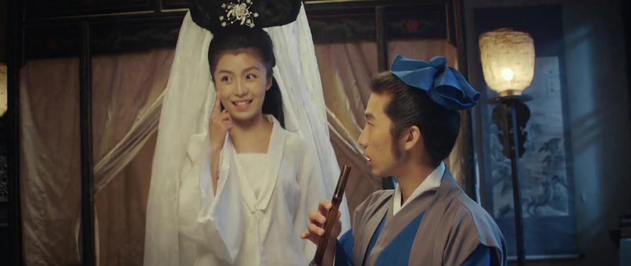 白素贞伸出右手（歌词：左手）