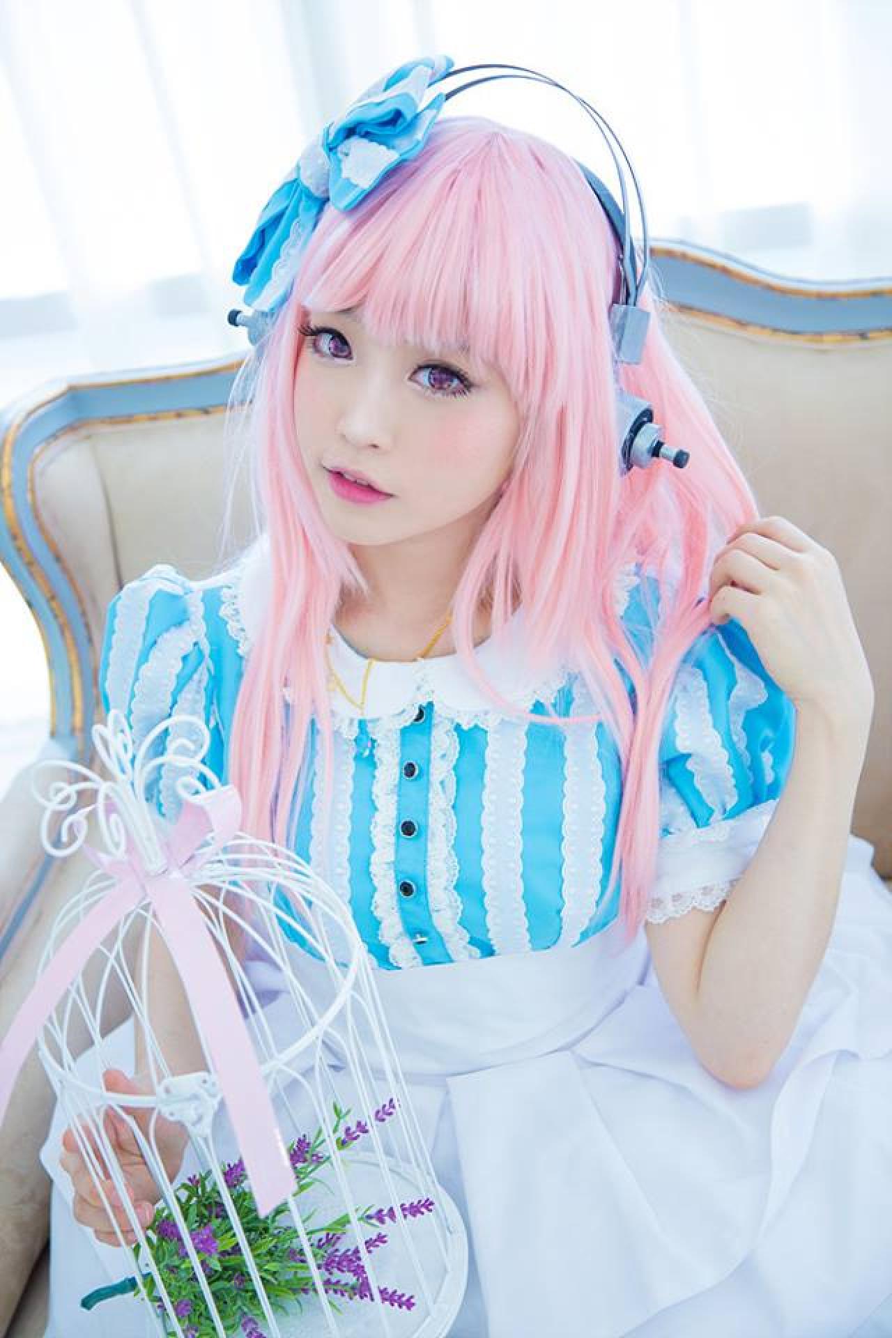 兔娘tomia扮演超级索尼子拿着鸟笼