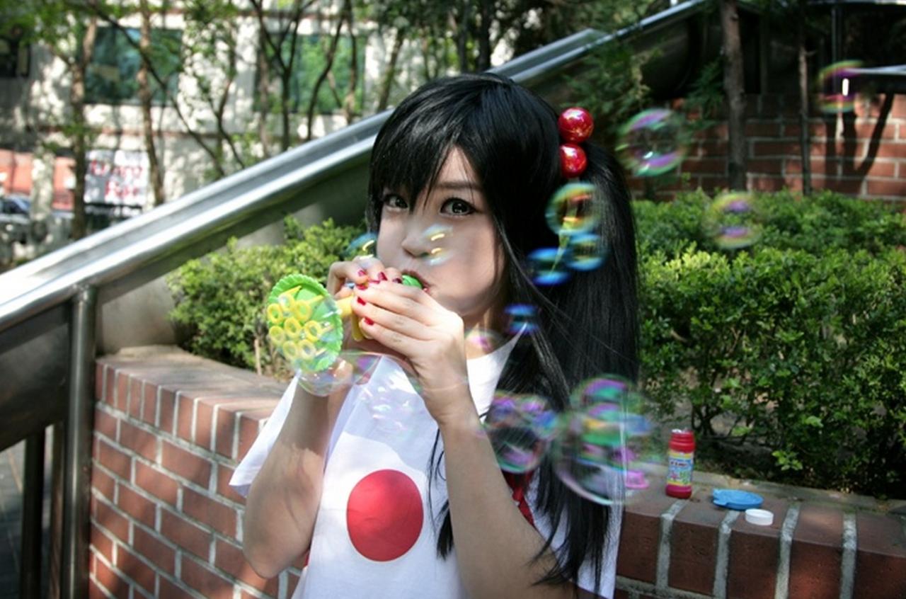 兔娘tomia扮演中野梓吹泡泡的横幅