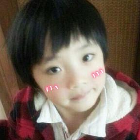 费曼Feynman抬头，脸上画着腮红的头像