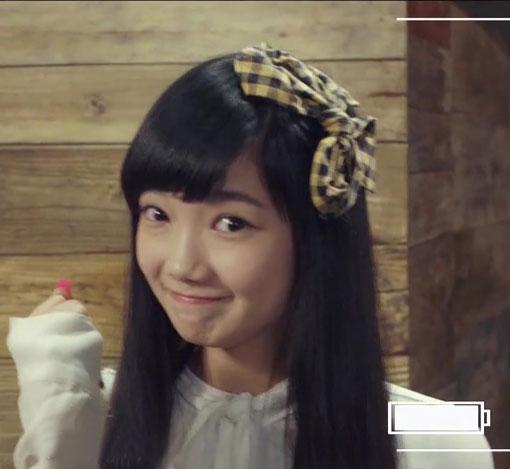 胡洁琼饰演野蛮女友表情：握拳加油