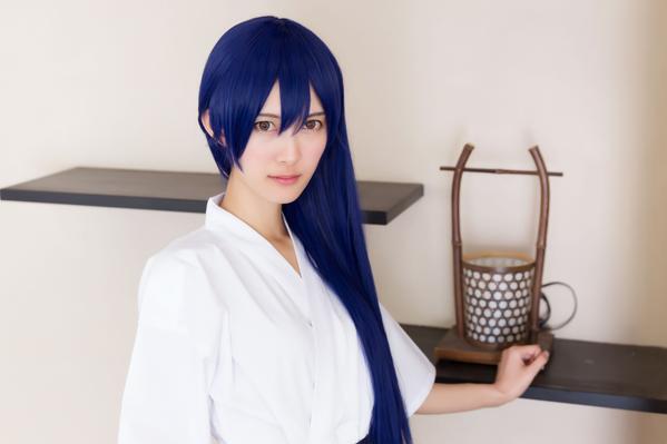 扇つかさ扮田园海未上半身照